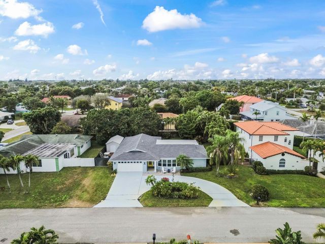 6427 Travis Road, Lake Clarke Shores, FL 33406