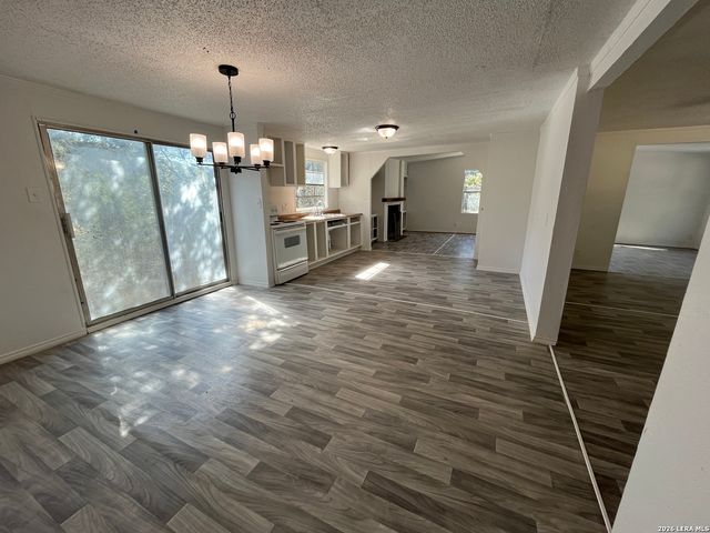5037 Chimney Rock, Canyon Lake, TX 78133