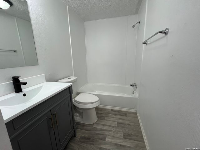 5037 Chimney Rock, Canyon Lake, TX 78133