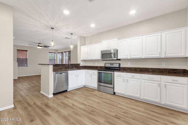 988 E REDONDO Drive, Gilbert, AZ 85296