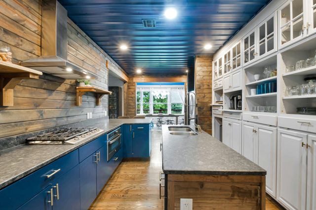 1014 Lakeview Cir, Ashland City, TN 37015