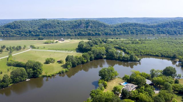 1014 Lakeview Cir, Ashland City, TN 37015