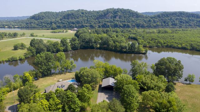 1014 Lakeview Cir, Ashland City, TN 37015
