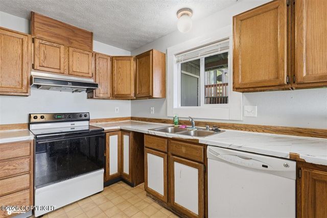 6730 Zurich Street, Anchorage, AK 99507
