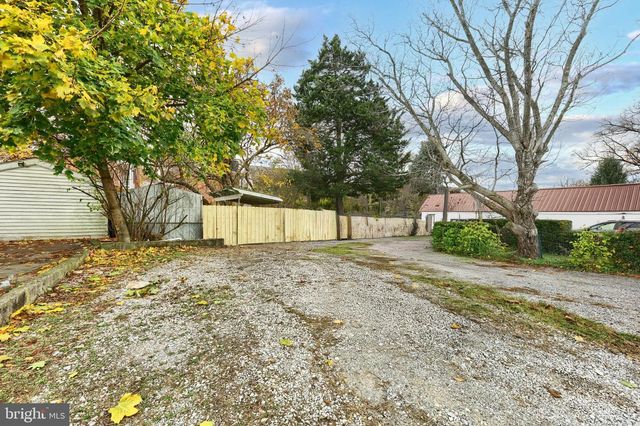 109 W 6TH AVE, York, PA 17404