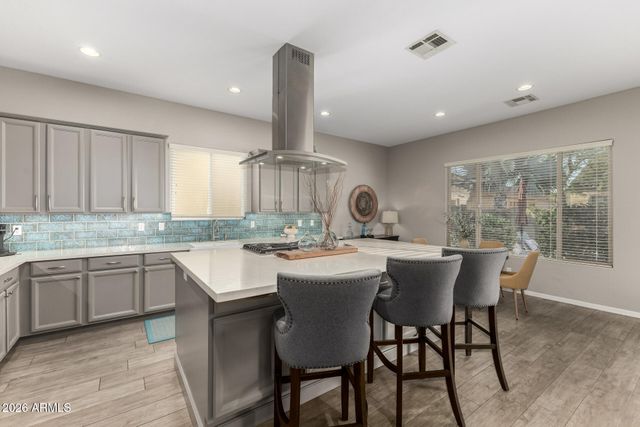 2124 E CANYON Place, Chandler, AZ 85249