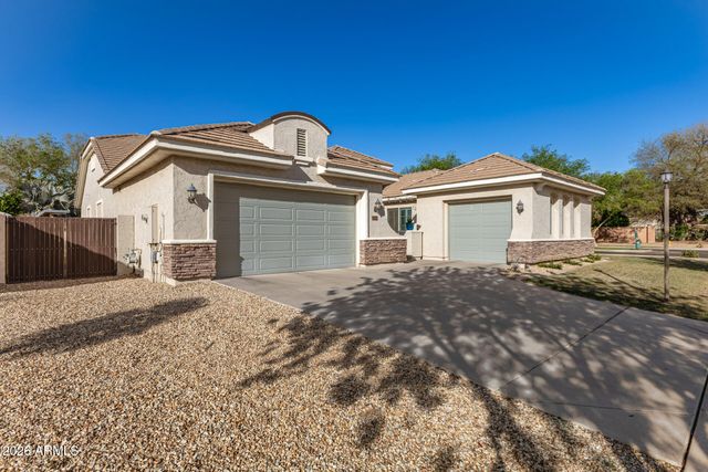 2124 E CANYON Place, Chandler, AZ 85249