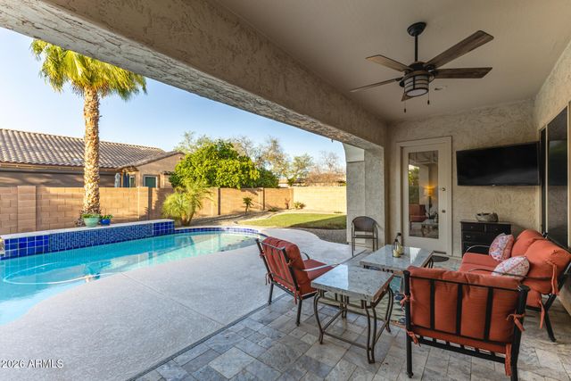 2124 E CANYON Place, Chandler, AZ 85249