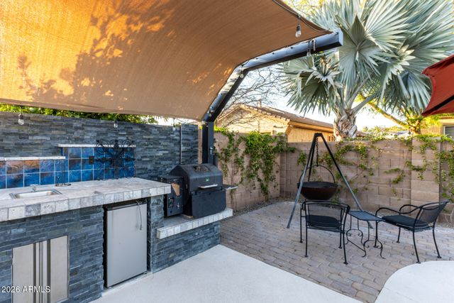 2124 E CANYON Place, Chandler, AZ 85249