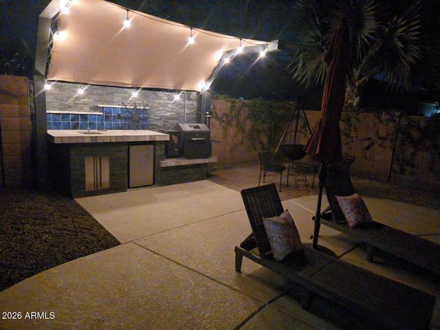 2124 E CANYON Place, Chandler, AZ 85249