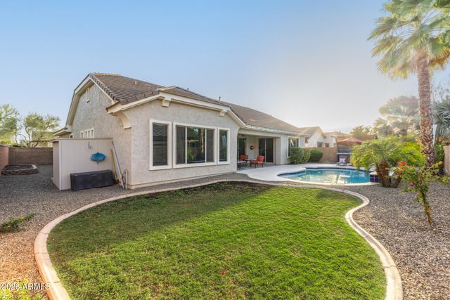 2124 E CANYON Place, Chandler, AZ 85249