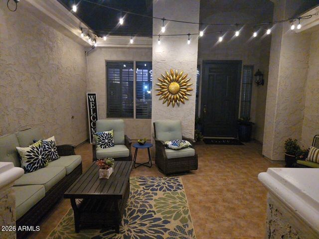 2124 E CANYON Place, Chandler, AZ 85249