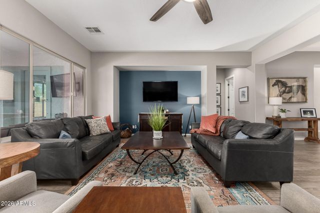 2124 E CANYON Place, Chandler, AZ 85249