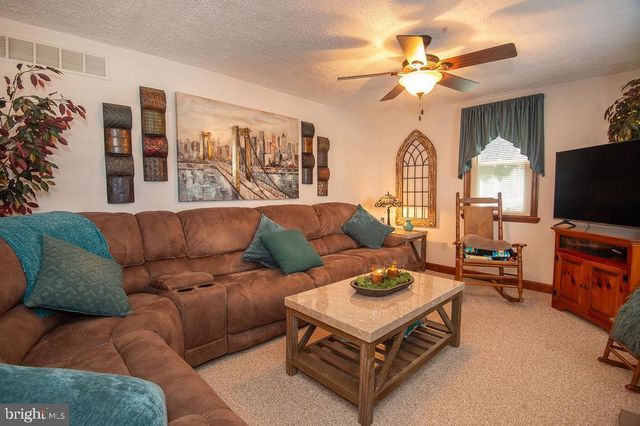 6 CYPRESS AVE, Wilmington, DE 19804