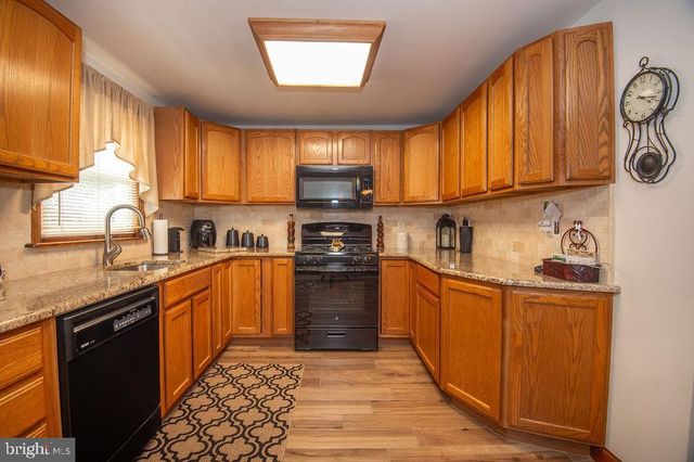 6 CYPRESS AVE, Wilmington, DE 19804