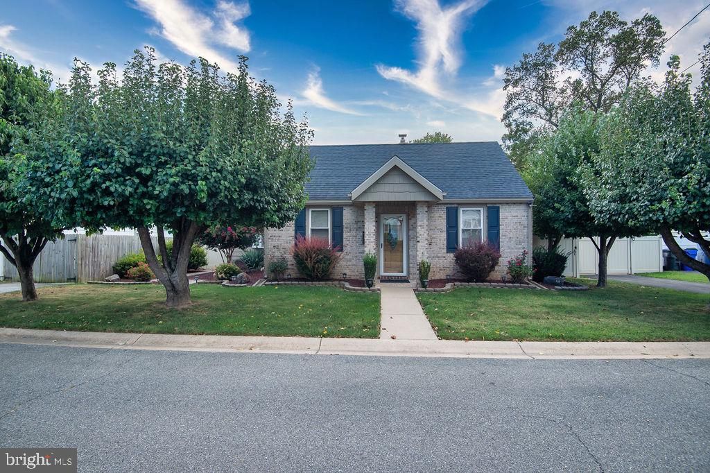 6 CYPRESS AVE, Wilmington, DE 19804