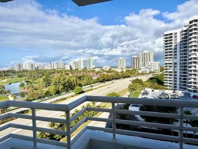 3300 NE 192nd St 1207, Aventura, FL 33180