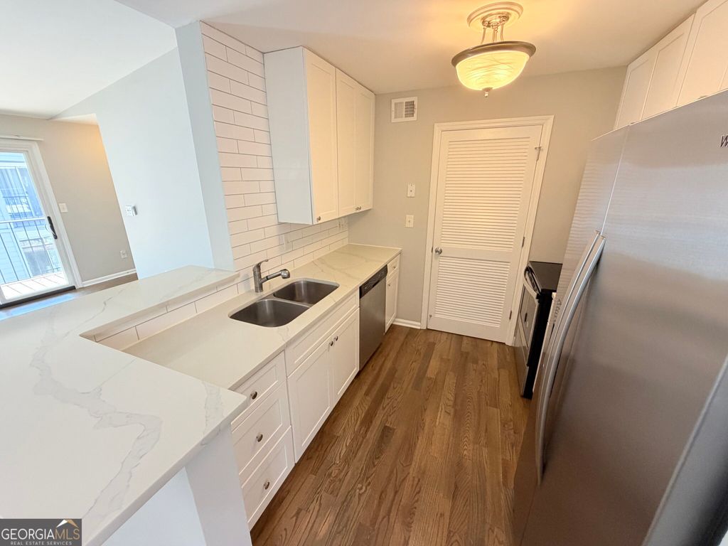 322 Granville Court, Atlanta, GA 30328 — photo 3