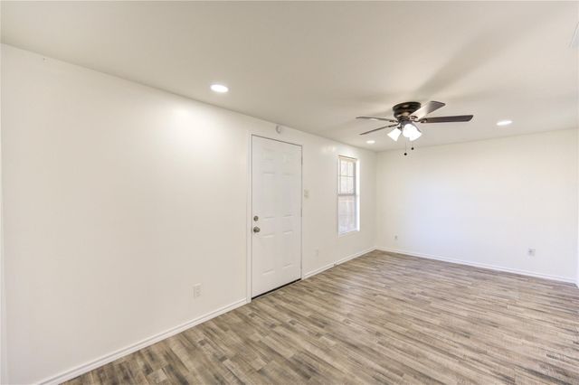 7811 Saint Louis Street, Houston, TX 77028