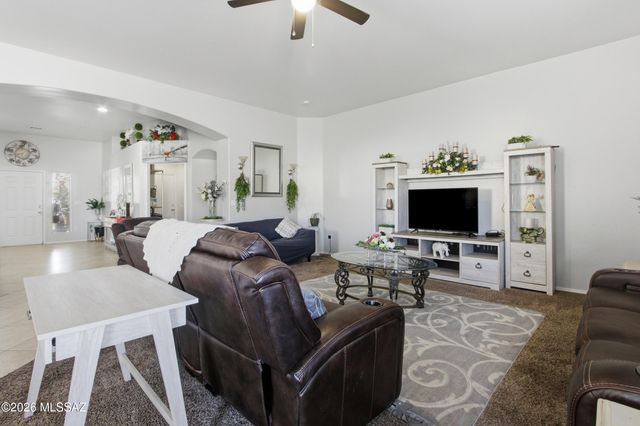 8286 W Calle Sancho Panza, Tucson, AZ 85757