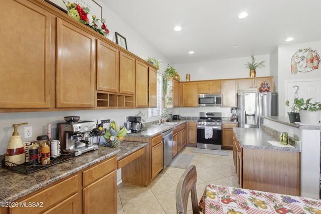 8286 W Calle Sancho Panza, Tucson, AZ 85757