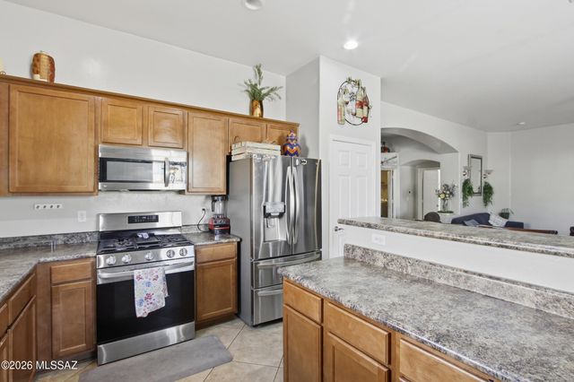 8286 W Calle Sancho Panza, Tucson, AZ 85757