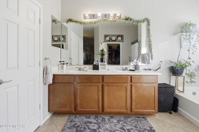 8286 W Calle Sancho Panza, Tucson, AZ 85757