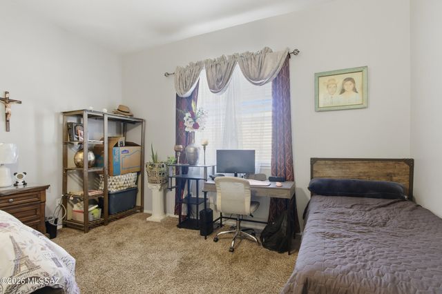 8286 W Calle Sancho Panza, Tucson, AZ 85757