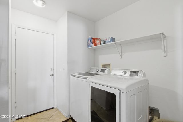 8286 W Calle Sancho Panza, Tucson, AZ 85757