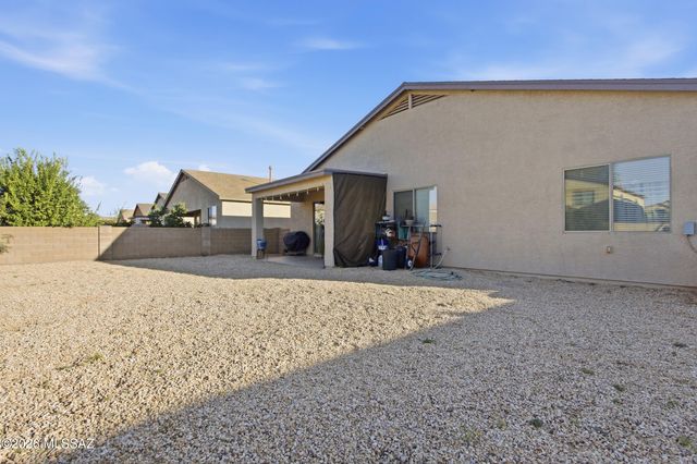 8286 W Calle Sancho Panza, Tucson, AZ 85757