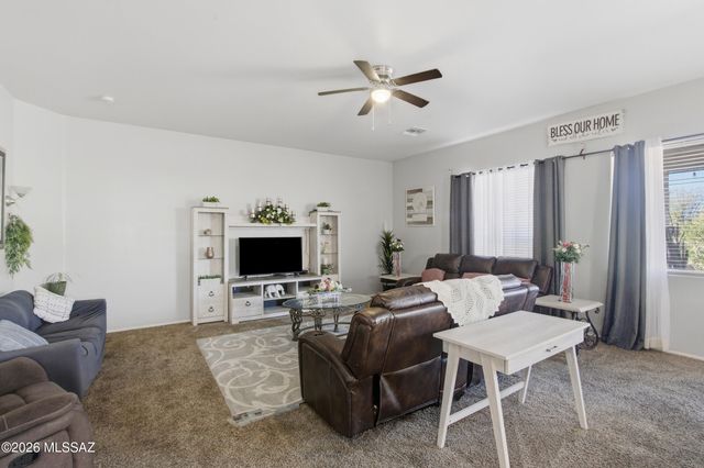 8286 W Calle Sancho Panza, Tucson, AZ 85757