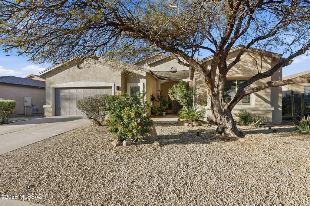 8286 W Calle Sancho Panza, Tucson, AZ 85757