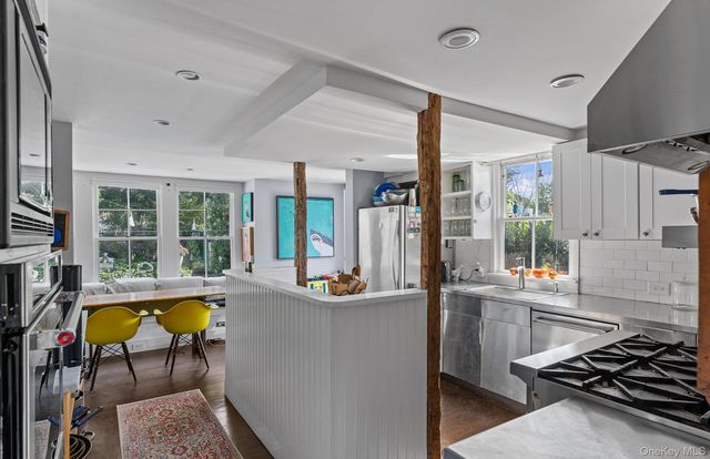 28 Bowden Square, Southampton, NY 11968