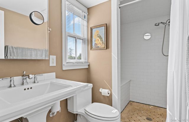 28 Bowden Square, Southampton, NY 11968