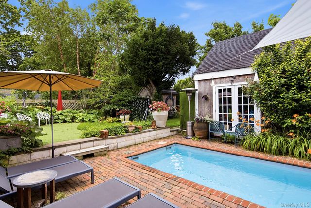 28 Bowden Square, Southampton, NY 11968