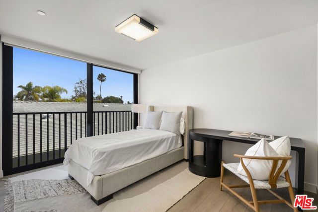 153 San Vicente Boulevard 4H, Santa Monica, CA 90402