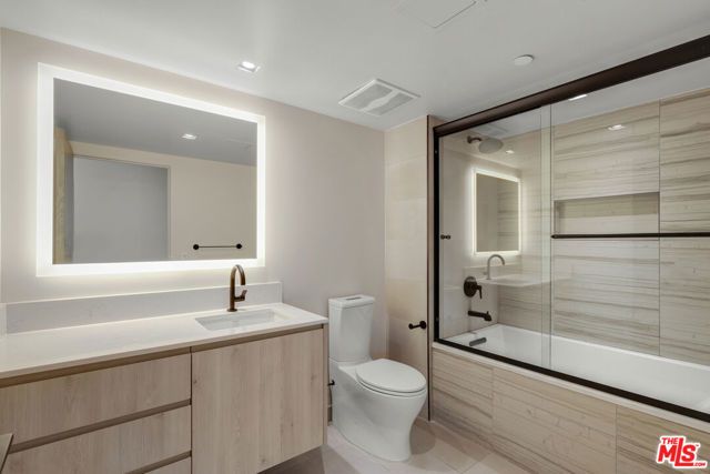153 San Vicente Boulevard 4H, Santa Monica, CA 90402