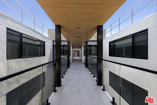 153 San Vicente Boulevard 4H, Santa Monica, CA 90402