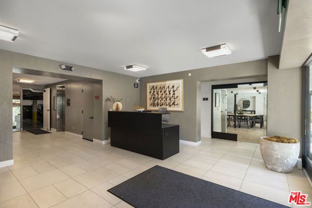 153 San Vicente Boulevard 4H, Santa Monica, CA 90402