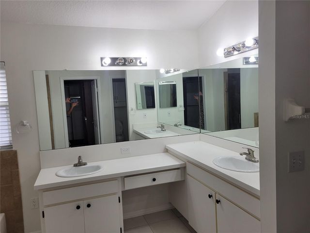 2011 CATTLEMAN DRIVE, Brandon, FL 33511