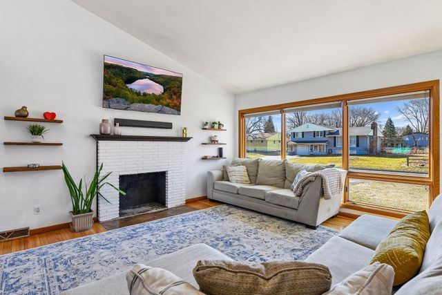 2712 Ohenry Road, Brooklyn Center, MN 55430