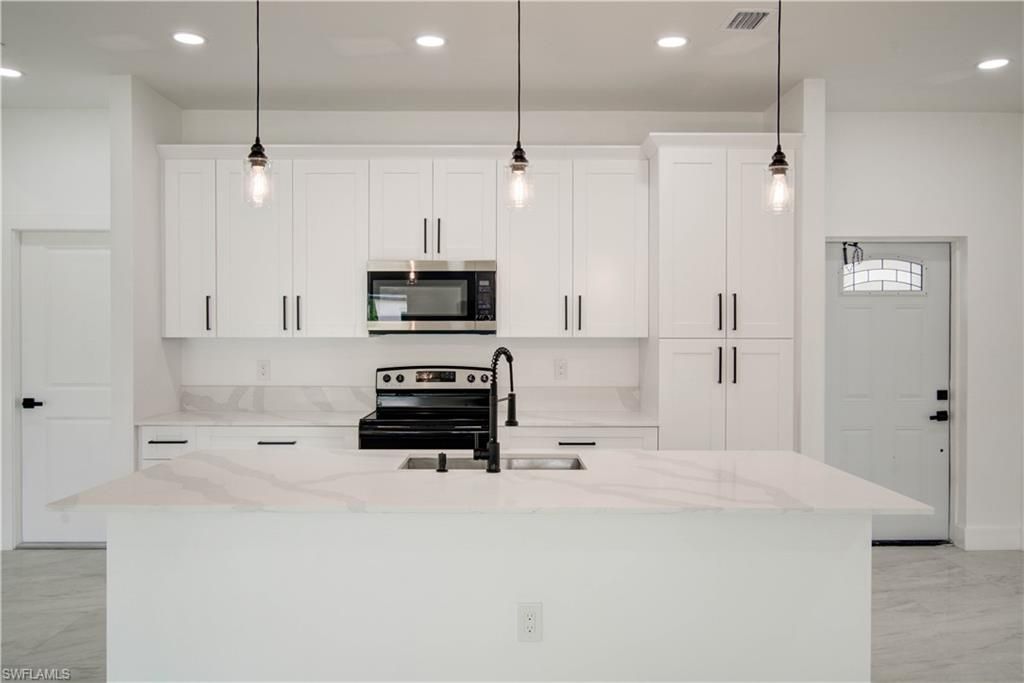 1020 Carroll ST E, LEHIGH ACRES, FL 33974 — photo 3