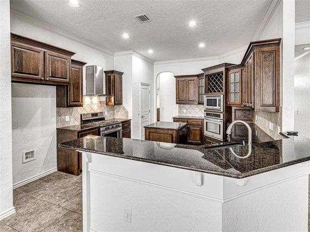 9701 Lakecrest Drive, Oklahoma City, OK 73159