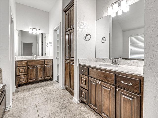 9701 Lakecrest Drive, Oklahoma City, OK 73159