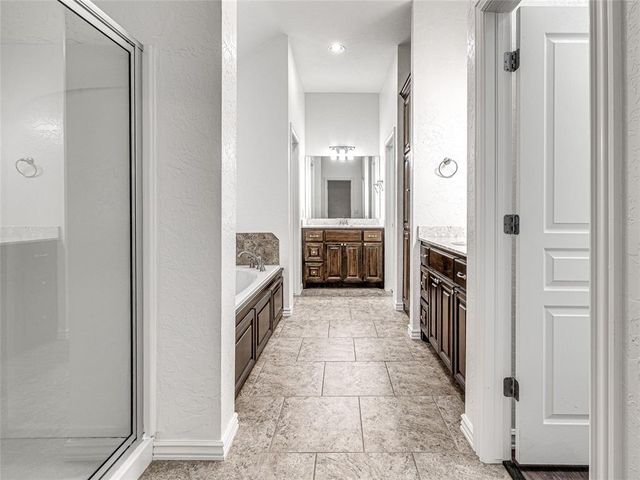 9701 Lakecrest Drive, Oklahoma City, OK 73159