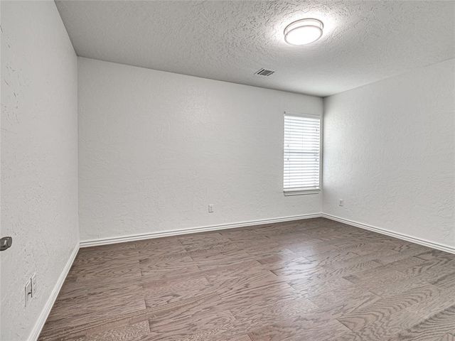 9701 Lakecrest Drive, Oklahoma City, OK 73159