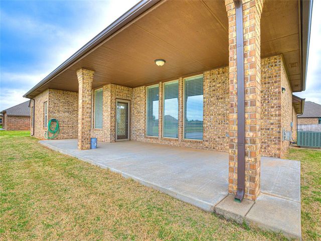 9701 Lakecrest Drive, Oklahoma City, OK 73159