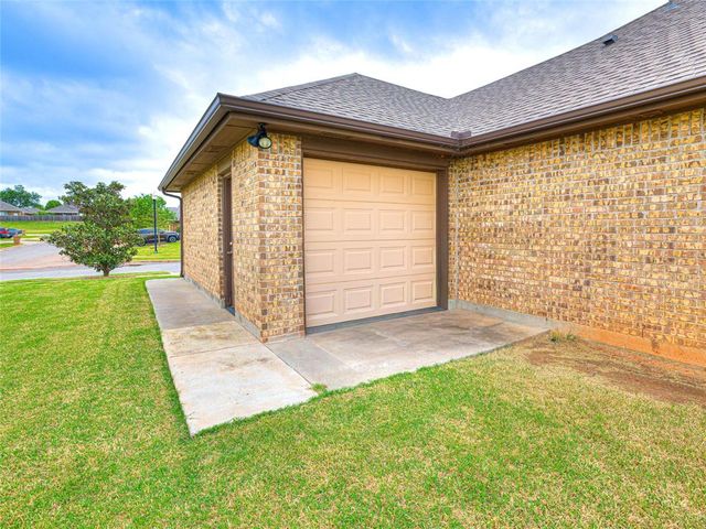 9701 Lakecrest Drive, Oklahoma City, OK 73159