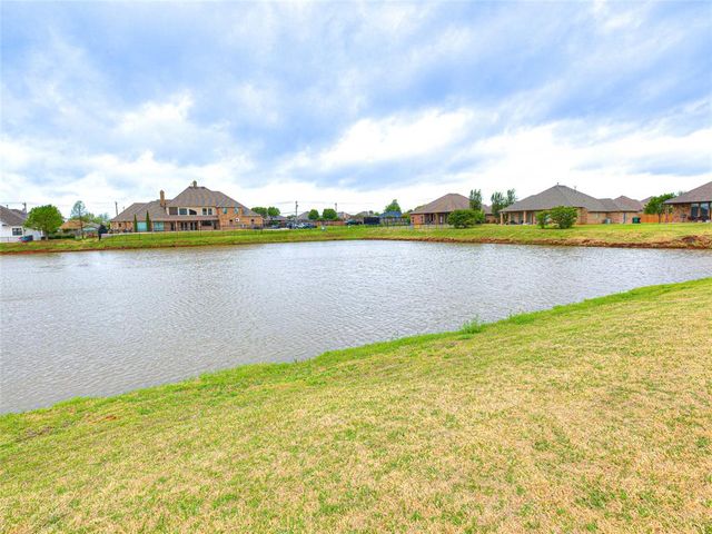 9701 Lakecrest Drive, Oklahoma City, OK 73159