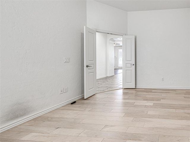 9701 Lakecrest Drive, Oklahoma City, OK 73159